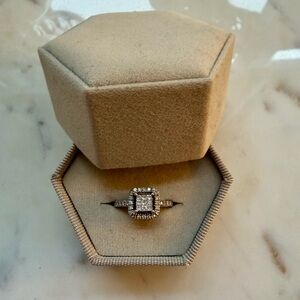 14kt White Gold Diamond Ring